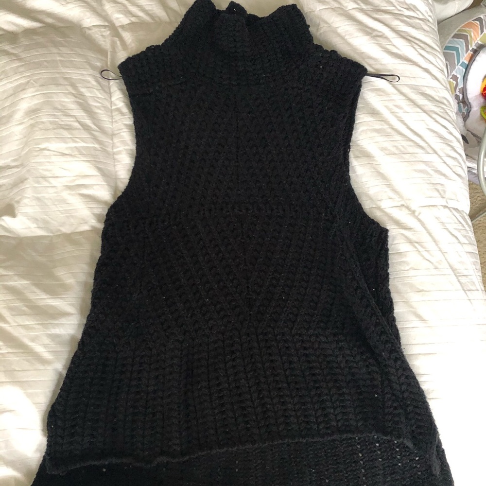 Harvé Benard Mock-neck sleeveless sweater